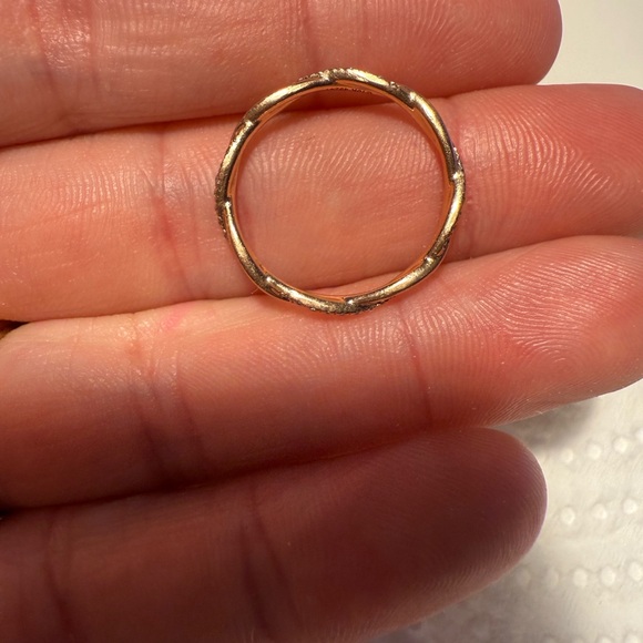 10k Rose gold simulated diamonds twisted ring - Picture 5 of 6